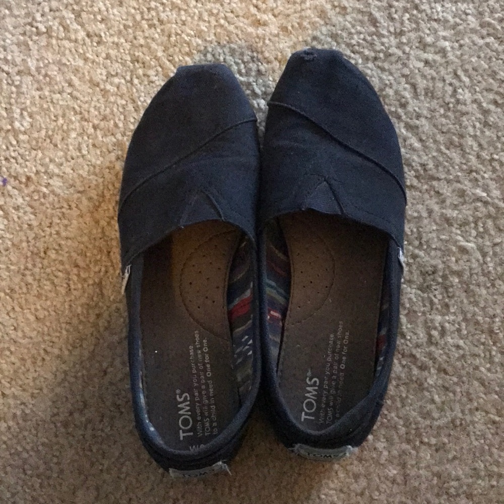 Toms
